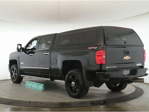 Used 2015 Chevrolet Silverado 2500 High Country w/ Duramax Plus Package image 8