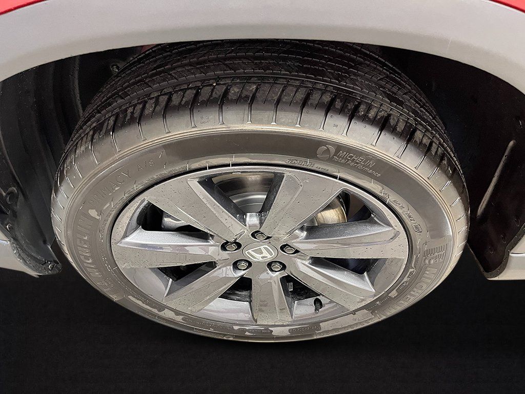 Used 2025 Honda Pilot Sport image 11
