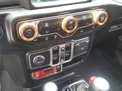 Used 2021 Jeep Gladiator Mojave AWD/4WD image 29