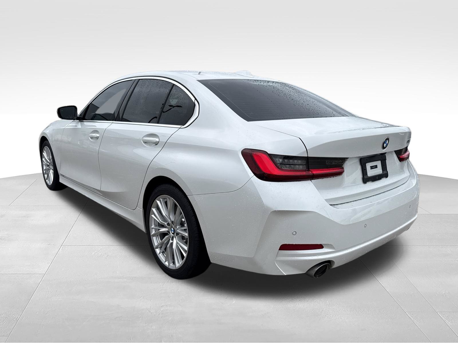 Used 2024 BMW 330i Sedan w/ Convenience Package RWD image 7