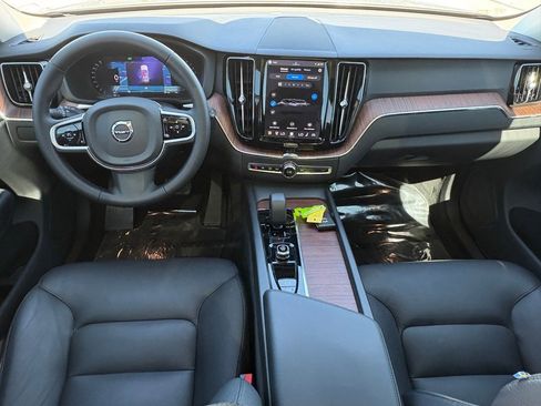 Certified 2023 Volvo XC60 B5 Plus w/ Climate Package image 11