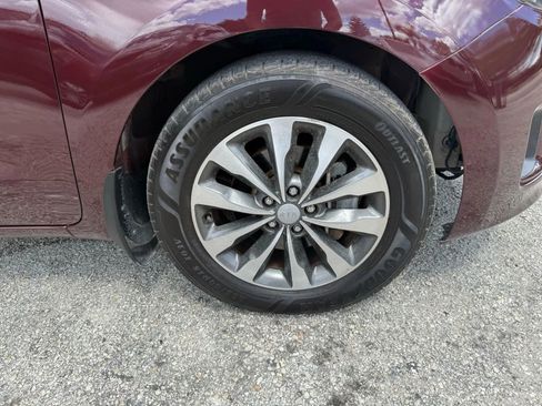 Used 2018 Kia Sedona SX image 26