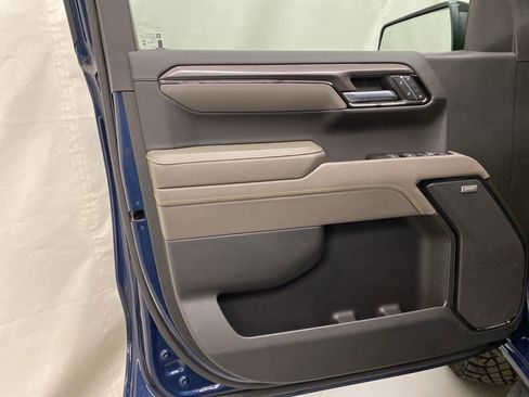 Used 2023 Chevrolet Silverado 1500 ZR2 w/ Technology Package image 10