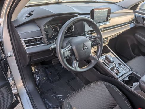 Used 2022 Mitsubishi Outlander ES AWD/4WD image 17