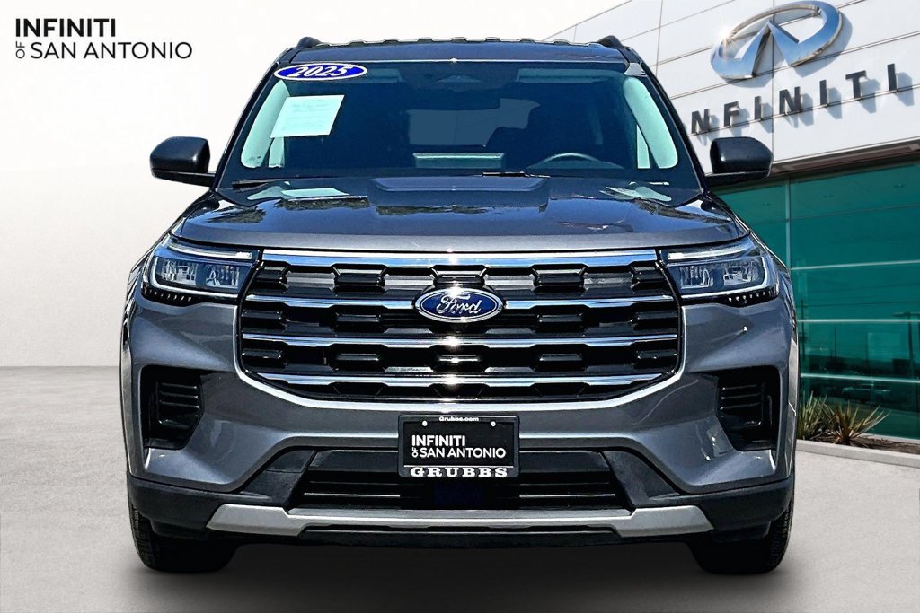 Used 2025 Ford Explorer Active RWD image 4