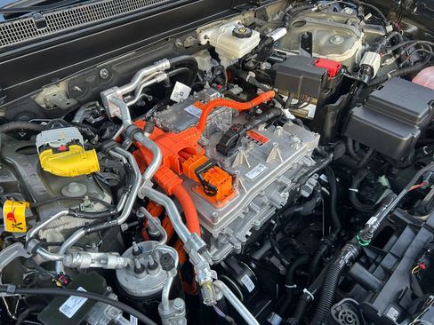 Used 2025 Cadillac Lyriq Sport image 30