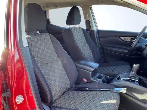 Used 2018 Nissan Rogue Sport SV w/ SV Technology Package image 7