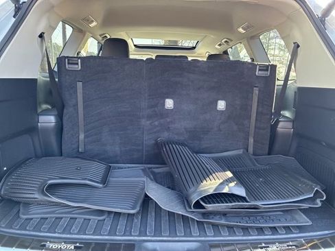 Used 2024 Toyota Grand Highlander Limited image 17