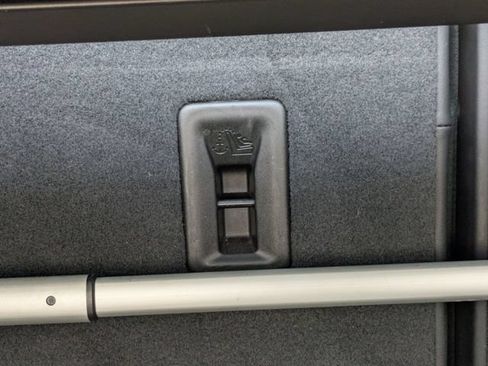 Used 2020 Cadillac XT5 Premium Luxury FWD image 32