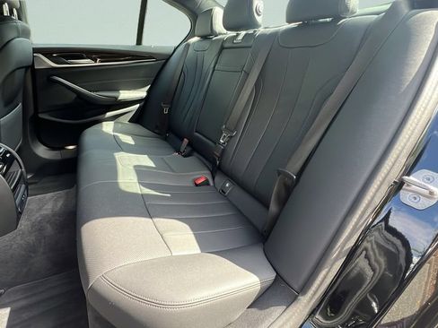 Used 2023 BMW 530i w/ Convenience Package RWD image 9