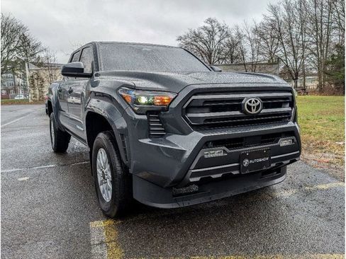 Used 2024 Toyota Tacoma SR5 AWD/4WD image 3