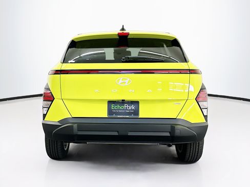 Used 2024 Hyundai Kona SE AWD/4WD image 7