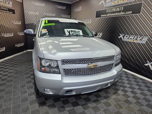 Used 2011 Chevrolet Avalanche LTZ RWD image 5