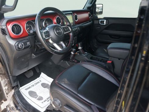 Used 2023 Jeep Gladiator Rubicon w/ Cold Weather Group AWD/4WD image 8