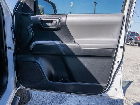 Used 2022 Toyota Tacoma SR5 image 12