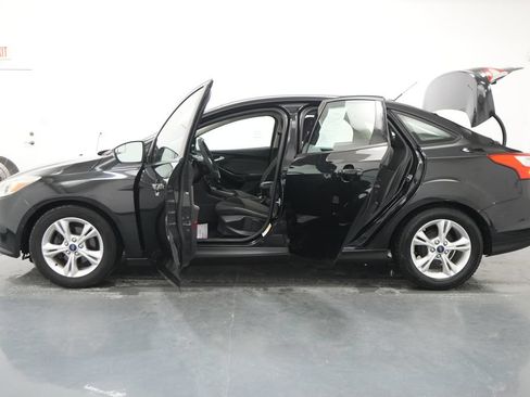 Used 2014 Ford Focus SE FWD image 19