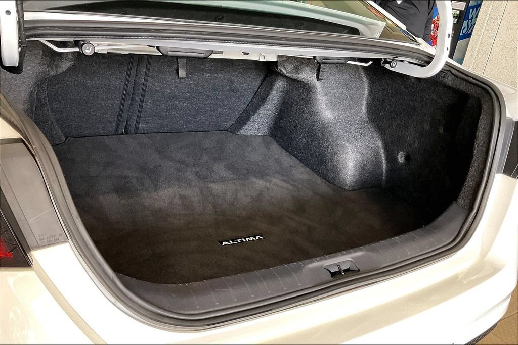 Used 2025 Nissan Altima 2.5 SV AWD/4WD image 18