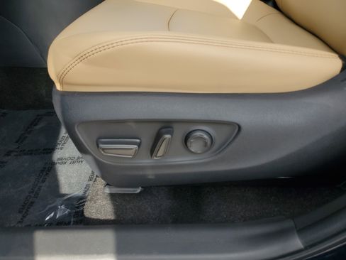 Used 2025 Toyota RAV4 XLE Premium image 13