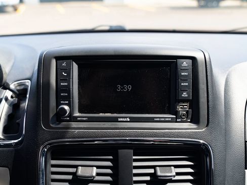 Used 2017 Dodge Grand Caravan GT FWD image 14
