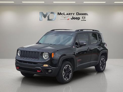 Used 2016 Jeep Renegade Trailhawk w/ Premium Trailhawk Package AWD/4WD image 2