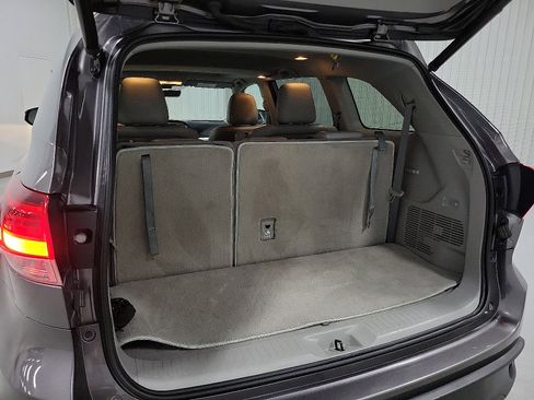 Used 2018 Toyota Highlander XLE FWD image 5