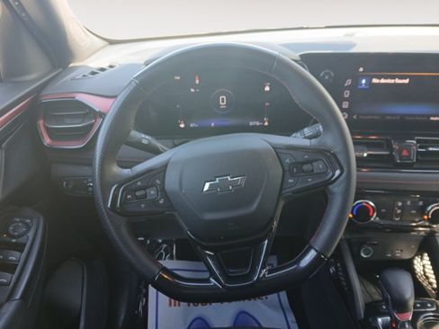 Used 2024 Chevrolet TrailBlazer RS FWD image 12