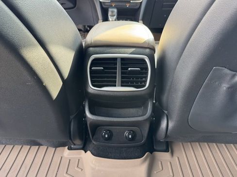 Used 2020 Hyundai Santa Fe SEL image 41