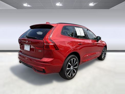 Certified 2024 Volvo XC60 B5 Plus w/ Protection Package Premier AWD/4WD image 9