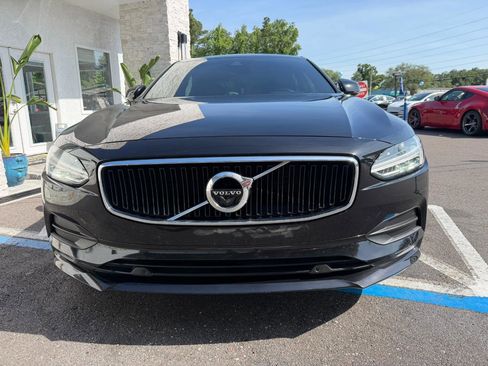 Used 2018 Volvo S90 T5 Momentum w/ Convenience Package FWD image 4