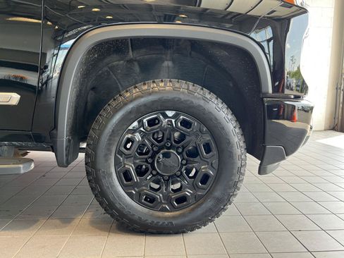 Used 2024 Chevrolet Silverado 2500 High Country w/ Technology Package AWD/4WD image 15