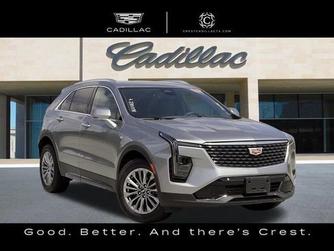Used 2025 Cadillac XT4 Premium Luxury FWD image 2