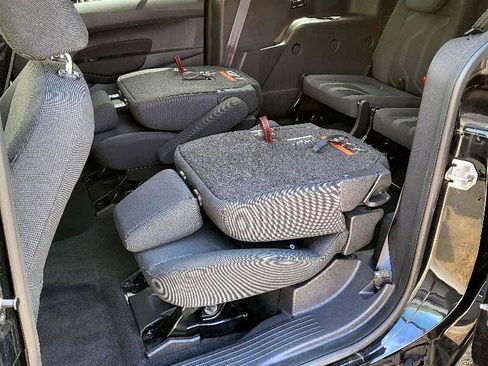 Used 2016 Ford Transit Connect XLT image 11