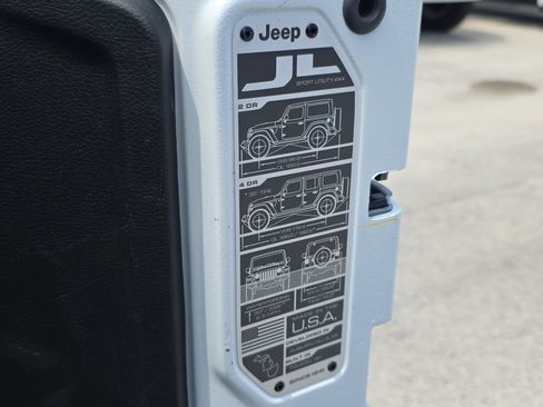 Used 2021 Jeep Wrangler Unlimited Sport AWD/4WD image 10