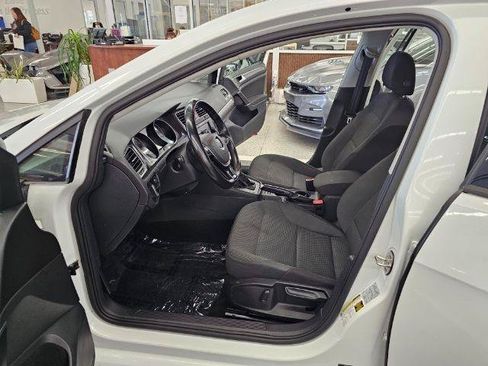 Used 2019 Volkswagen Golf S FWD image 8