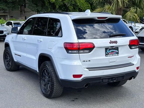 Used 2020 Jeep Grand Cherokee Trailhawk w/ Trailhawk Luxury Group AWD/4WD image 3