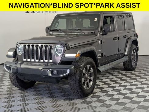 Used 2018 Jeep Wrangler Unlimited Sahara AWD/4WD image 4