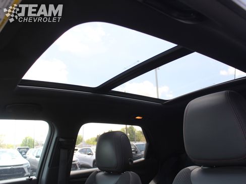 Used 2022 Chevrolet TrailBlazer RS w/ Sun and Liftgate Package AWD/4WD image 12