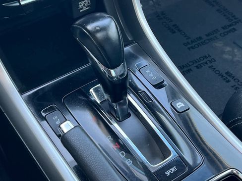 Used 2017 Honda Accord Touring image 26