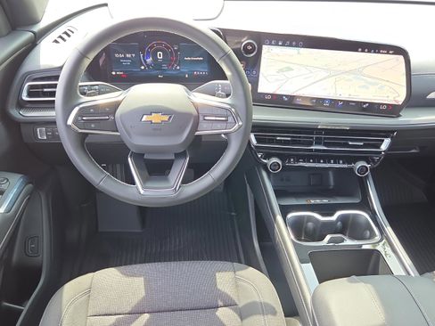 New 2026 Chevrolet Traverse LT w/ Driver Confidence Package FWD image 11