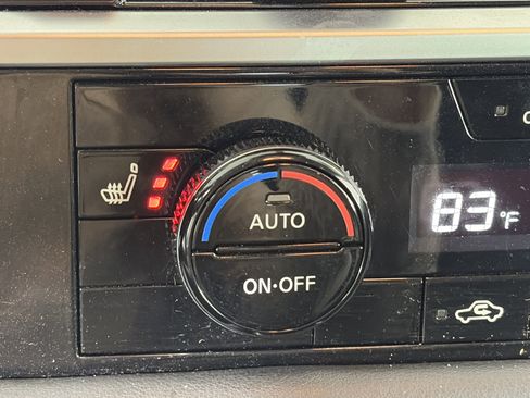 Used 2024 Nissan Pathfinder SV image 22