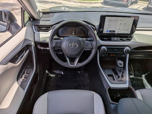 Used 2025 Toyota RAV4 Limited FWD image 18