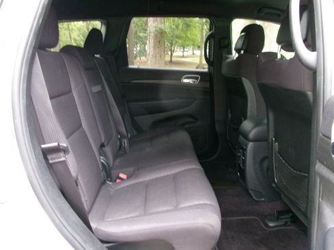 Used 2018 Jeep Grand Cherokee Laredo image 26