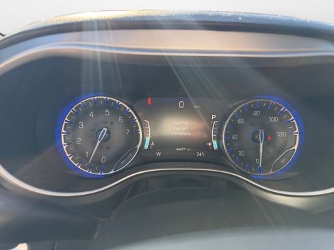 Used 2021 Chrysler Pacifica Touring-L w/ S Appearance Package FWD image 13