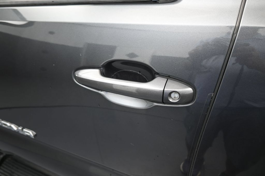 Used 2022 Toyota Tacoma SR5 w/ Technology Package RWD image 34