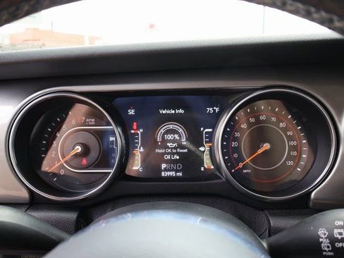 Used 2019 Jeep Wrangler Unlimited Sahara w/ Dual Top Group AWD/4WD image 34