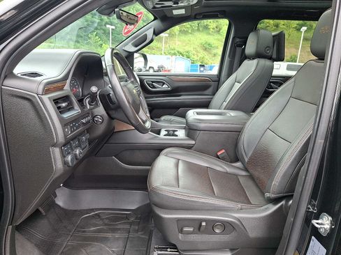 Used 2021 Chevrolet Suburban High Country w/ Premium Package AWD/4WD image 15