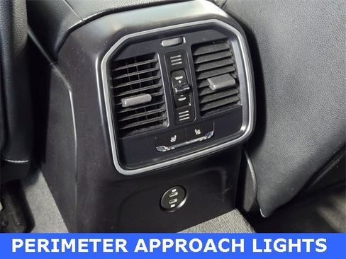 Used 2022 Porsche Macan S image 9