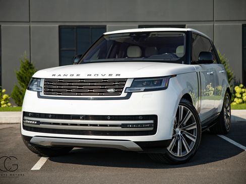 Used 2023 Land Rover Range Rover SE AWD/4WD image 2