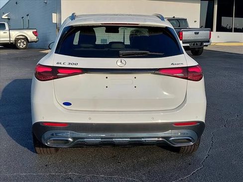 Used 2024 Mercedes-Benz GLC 300 4MATIC image 5