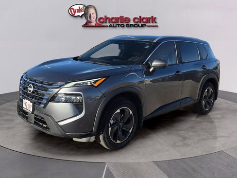 Used 2024 Nissan Rogue SV w/ SV Premium Package FWD image 1